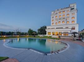 Royal Sarovar Portico Siliguri, hotel near Bagdogra Airport - IXB, Siliguri
