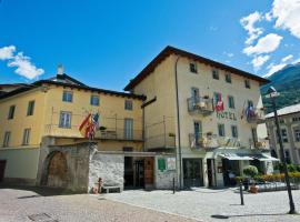 Hotel Garni Le Corti, hotel a Grosotto