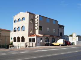 Apartments Mario with private parking, hotell Makarskas