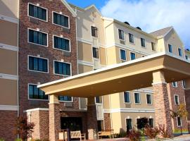 Staybridge Suites Syracuse Liverpool by IHG, hotel in Liverpool