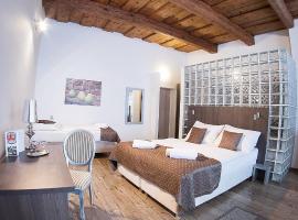 Hotel U Tří hrušek suites & apartments, Ferienwohnung in Budweis