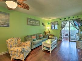 Beach and Pool Access Colorful Hilton Head Condo!, hotel en Hilton Head Island