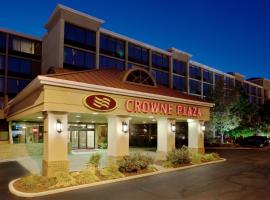 Crowne Plaza Cleveland Airport by IHG, hotel near Cleveland Hopkins International Airport - CLE, 