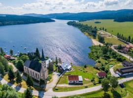Marvelous lake view apartments - Jezerka Lipno, hotel v destinaci Přední Výtoň