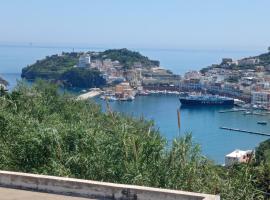 The Quiet House, hotel a Ponza
