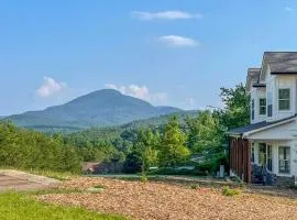 Hot Tub and EV Charger Helen Getaway with Views!