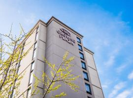 Crowne Plaza Newark Airport by IHG, hotel near Newark Liberty International Airport - EWR, 
