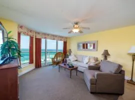 Malibu Pointe Beach Club 606 - Across The Street From The Ocean! Sleeps 12 guests!