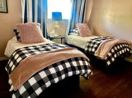 I40 Large Tuscany 4 bed 20min PDC