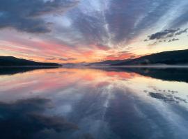 Depe Dene Lakeside Resort, hotel in Lake George