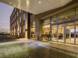 La Quinta by Wyndham Santiago Aeropuerto, hotel in Santiago
