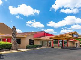 Howard Johnson by Wyndham Houston Hobby Airport, hotel near William P. Hobby Airport - HOU, 