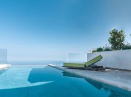 Anadeo Villas & Suites: Exanthia şehrinde bir otel