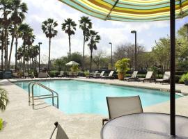 Embassy Suites by Hilton Orlando Airport, hotel en Orlando