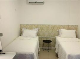 AP1203 . CONFORTO, PRATICIDADE E LOCALIZAÇÃO, hotel em Maringá