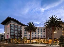 Home2 Suites By Hilton Anaheim Resort, hotel in Anaheim