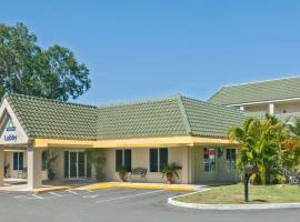 Days Inn by Wyndham Port Charlotte Town Center, hotel near Charlotte County Airport - PGD, Port Charlotte