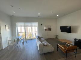 Stylish Shared Condo Minutes from Downtown Chicago, 1Bedroom and Shared access, hotel v destinaci Chicago