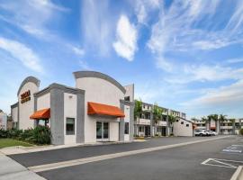 Solara Inn and Suites, hotel in Anaheim