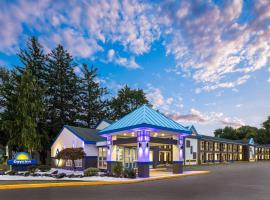 Days Inn & Suites by Wyndham Albany, hotel near Albany International Airport - ALB, 