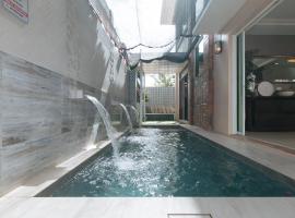 RedDoorz Hostel @ St. Paul Village LapuLapu, hotel near Mactan–Cebu International Airport - CEB, Mactan