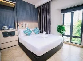 Swing & Pillows - TAR UMT Setapak