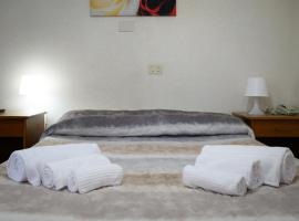 Hotel Casa Tra Noi, hotel in Rome
