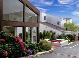 Lobos Lodge
