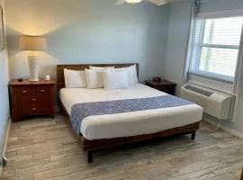 Beachgate Condo Suites and Hotel 512a condo