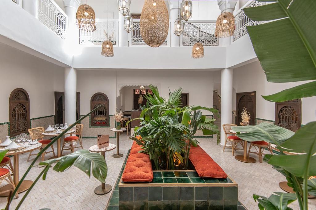 Svetainės erdvė apgyvendinimo įstaigoje Riad Babouchta & Spa