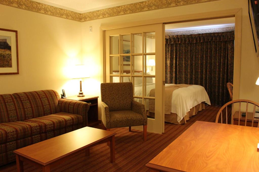 Predel za sedenje v nastanitvi Coastal Inn Halifax - Bayers Lake