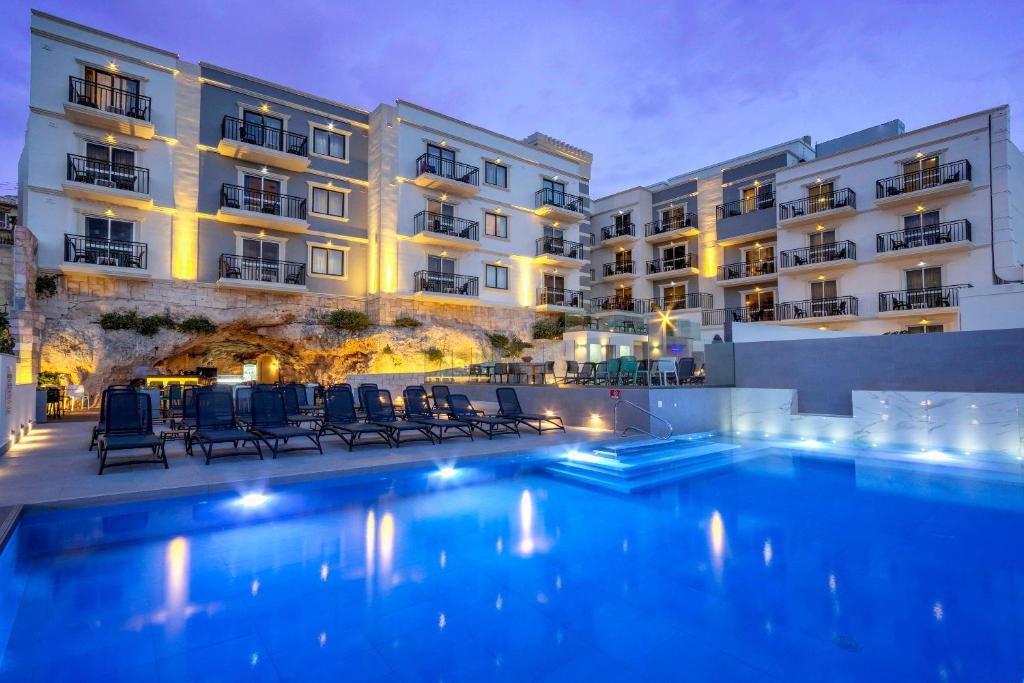 Bazén v ubytování Pergola Hotel & Spa nebo v jeho okolí