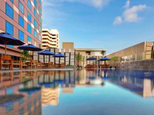 สระว่ายน้ำที่อยู่ใกล้ ๆ หรือใน Grand Mercure Singapore Roxy