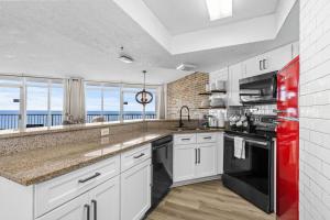 Seawatch Resort 616 - Oceanfront 주방 또는 간이 주방