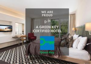 Un certificado, premio, letrero u otro documento en Bo33 Hotel Family & Suites