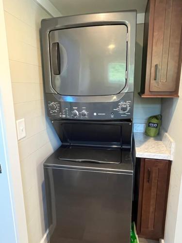 Luxury Riverfront Tiny Home- Amazing Views #555