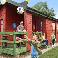 LEGOLAND NINJAGO Cabins, hotel cerca de Aeropuerto de Billund - BLL, Billund