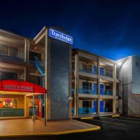 Travelodge by Wyndham Houston Hobby Airport, hotel near William P. Hobby Airport - HOU, Houston