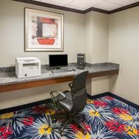 Holiday Inn Express Cleveland Airport - Brook Park by IHG, hotel near Cleveland Hopkins International Airport - CLE, Brook Park