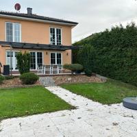 Stadtvilla in Leipzig 7 Personen 3 Schlafzimmer 2 Bäder Garten und Terrasse zentral gelegen Messe Innenstadt Seen โรงแรมที่Theklaในไลป์ซิก