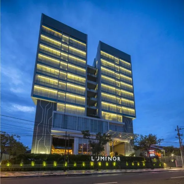 Luminor Hotel Jemursari By WH with The Best Breakfast in Town and Located Near Surabaya Industrial Estate Rungkut SIER, hotel di Surabaya