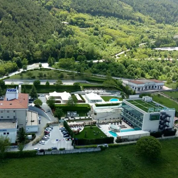 La Fonte dell'Astore, hotel u gradu Kastelpetrozo