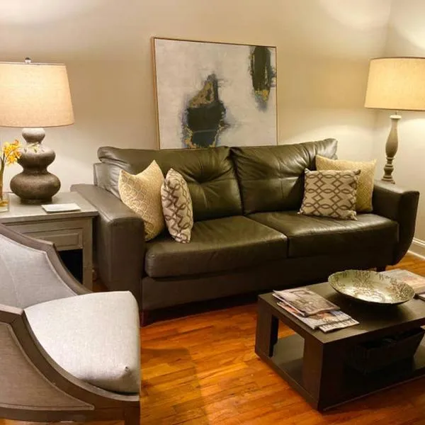 Darling Cottage in University Park, hotel in Raleigh