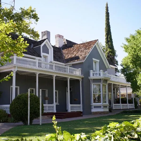 The Mulberry Inn -An Historic Bed and Breakfast, hotel in St. George