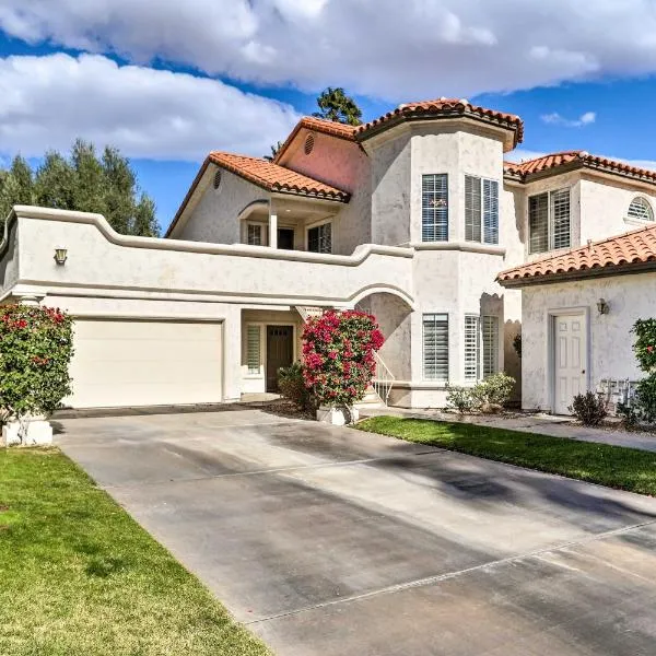 Chic Palm Desert Condo with Resort-Style Amenities!, hotel in Palm Desert