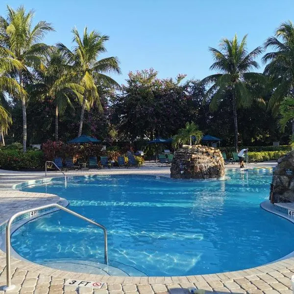 GreenLinks Luxury Villa at Lely Resort Golf - 3 Bedrooms, hotel in Naples