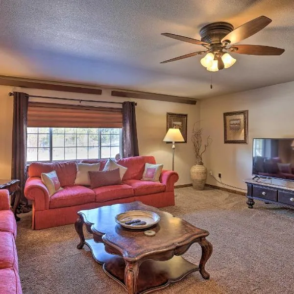 Centrally-Located Deadwood Apt with Mountain Views!, hotel in Deadwood