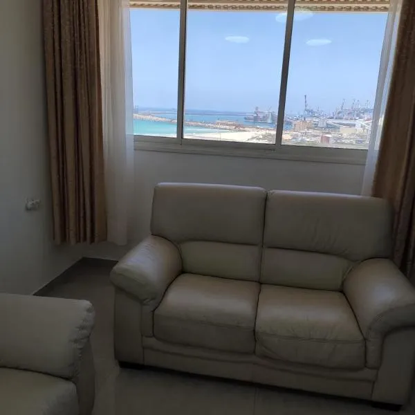Lovely three-room apartment above the promenade, מלון באשדוד
