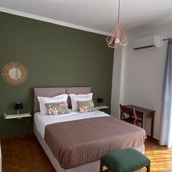 Athens Sunnyside condo, hotel en Athens