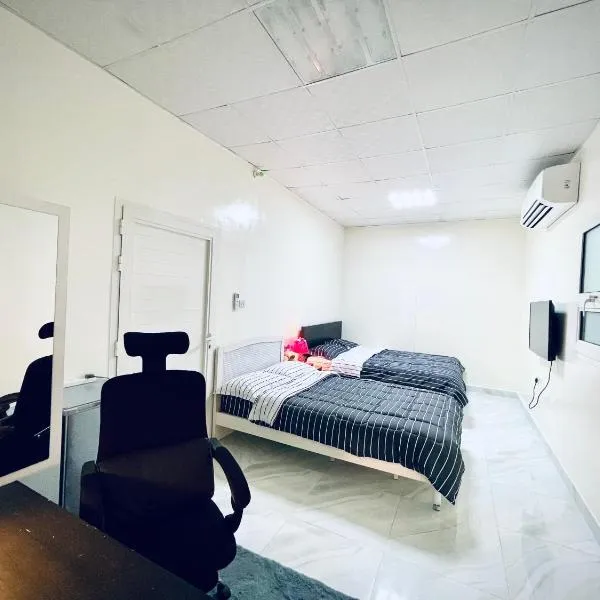 Private 2Bedroom Villa with T&B and Kitchenette near Abu Dhabi International Airport โรงแรมในอาบูดาบี